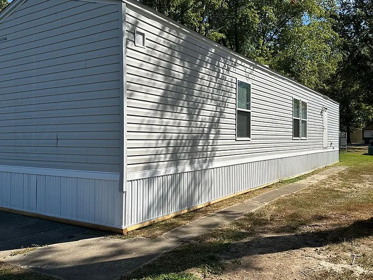 2501 S Broadway Ave — Photo 40