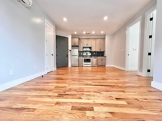 Rented by ERNY LLC | media 28