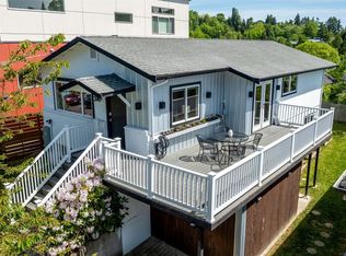 316 Dewey Pl E, Seattle, WA 98112