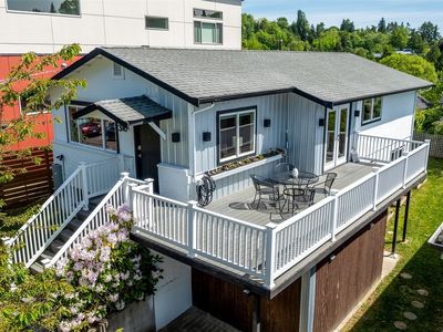 316 Dewey Place E, Seattle, WA, 98112