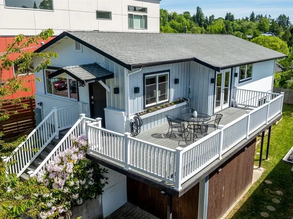 316 Dewey Place E, Seattle, WA 98112