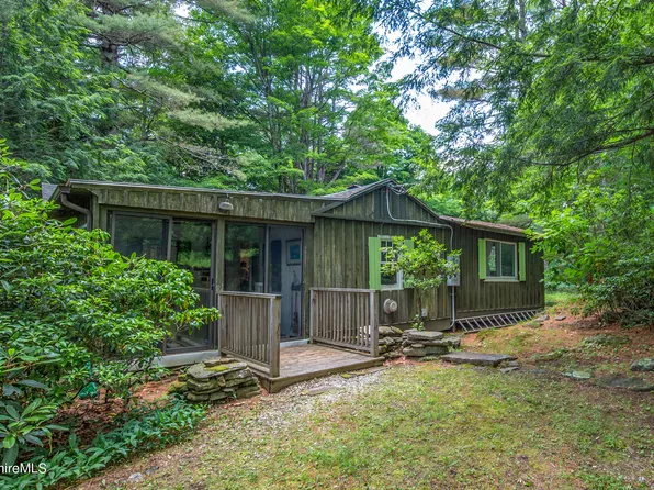1146 E Otis Rd, Otis, MA 01253