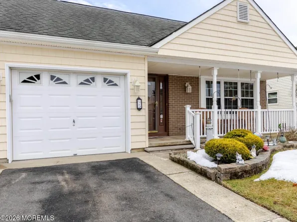 5 Prince Charles Drive, Toms River, NJ 08757