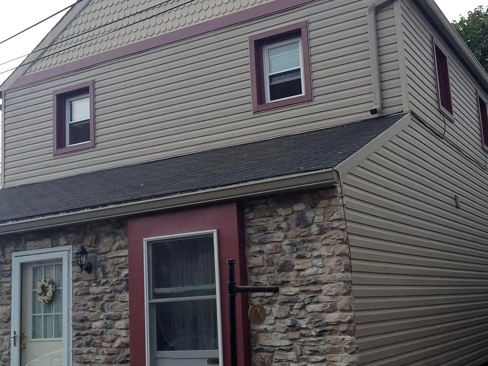 110 S Cedar St #101