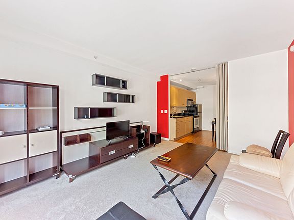 4th image of 140 S Van Ness Ave #333-1