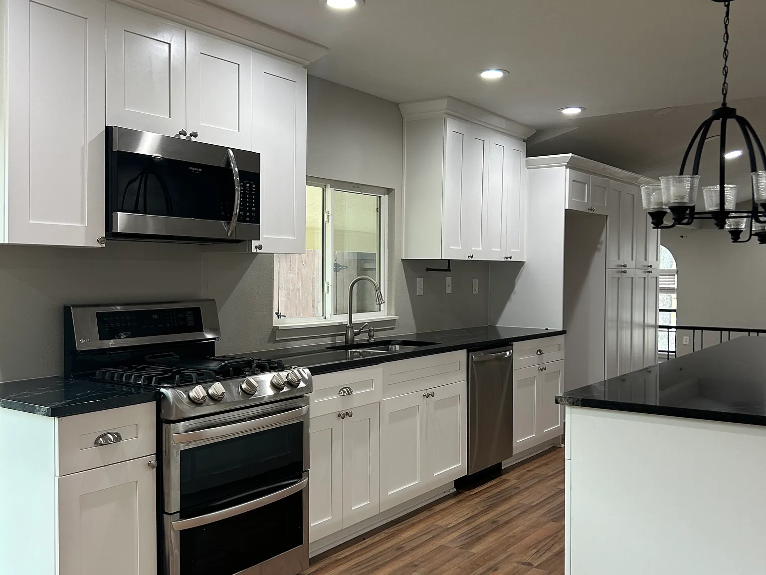 5029 Strickland Ave — Photo 2