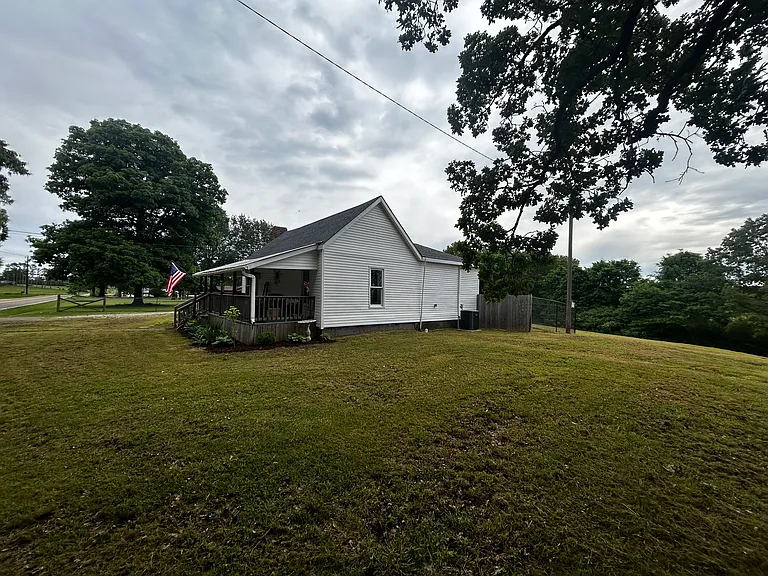 5425 State Route 225 — Photo 25