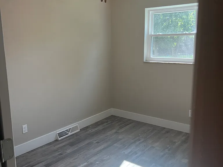 901 E Jefferson St — Photo 8