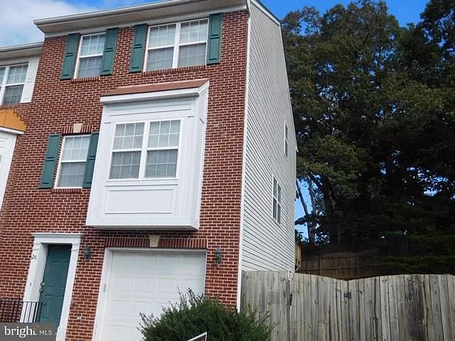 26 Townes Pl — Photo 1