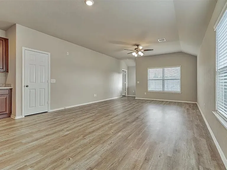 1854 Brushy Cedar Dr — Photo 7