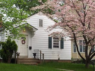 5313 Willard Ave, Chevy Chase, MD 20815