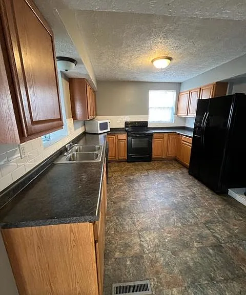 5119 Huntington Ave — Photo 4