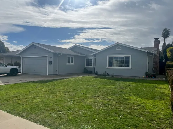 758 Saint Charles Way, Salinas, CA 93905