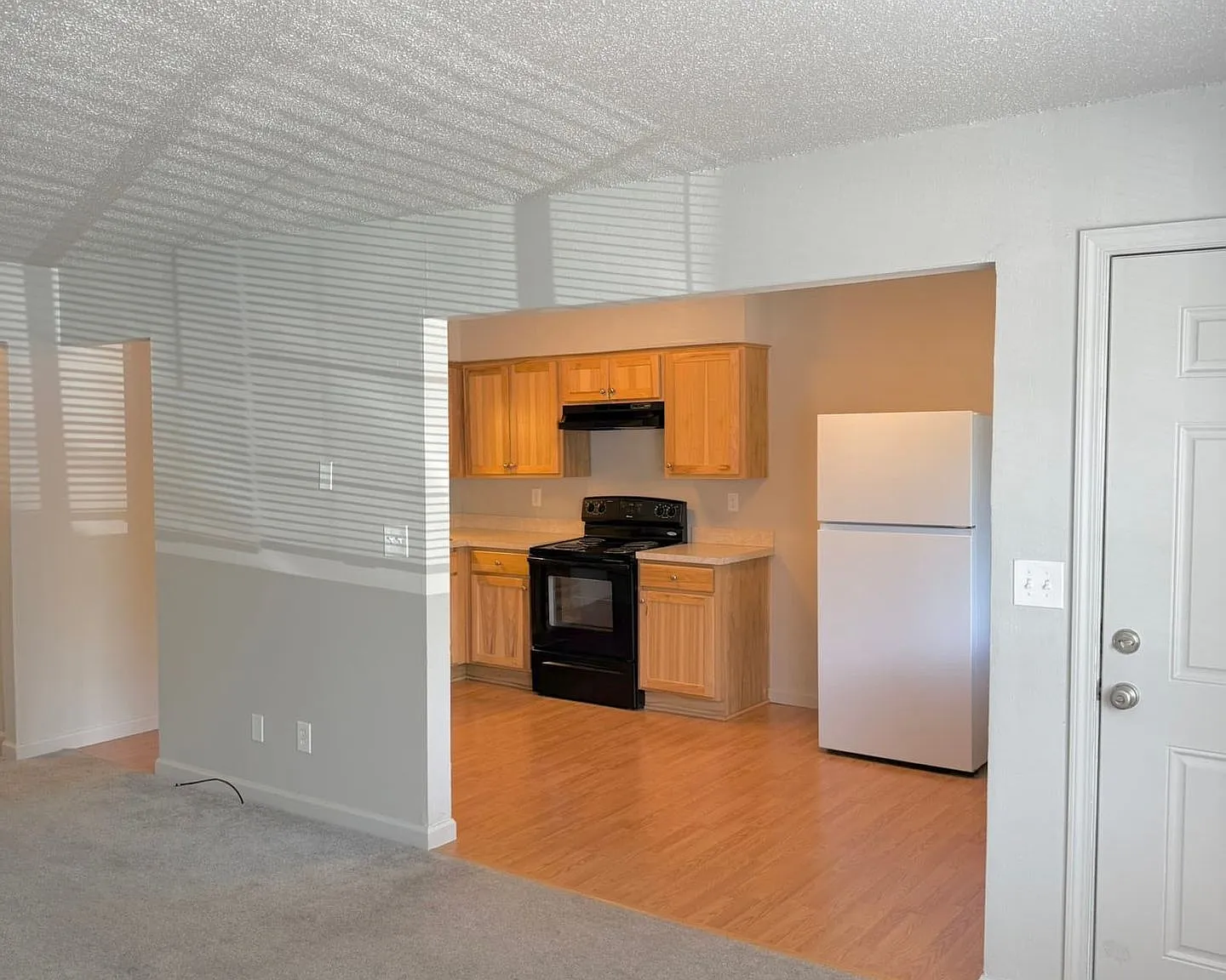 Willow Lake Apartments — Photo 4