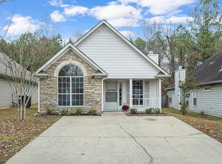 392 Camden Cove Cir, Calera, AL 35040