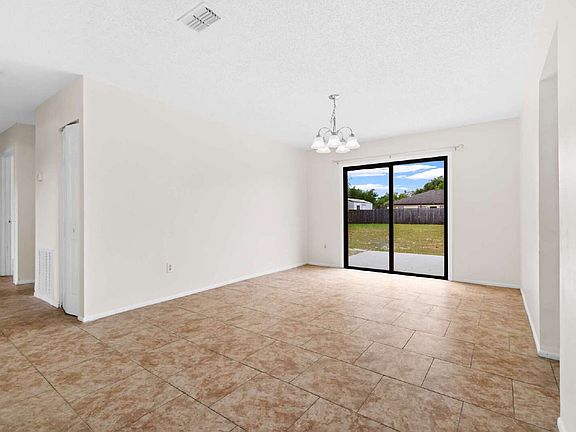 5th image of 1016 Hickory Rd