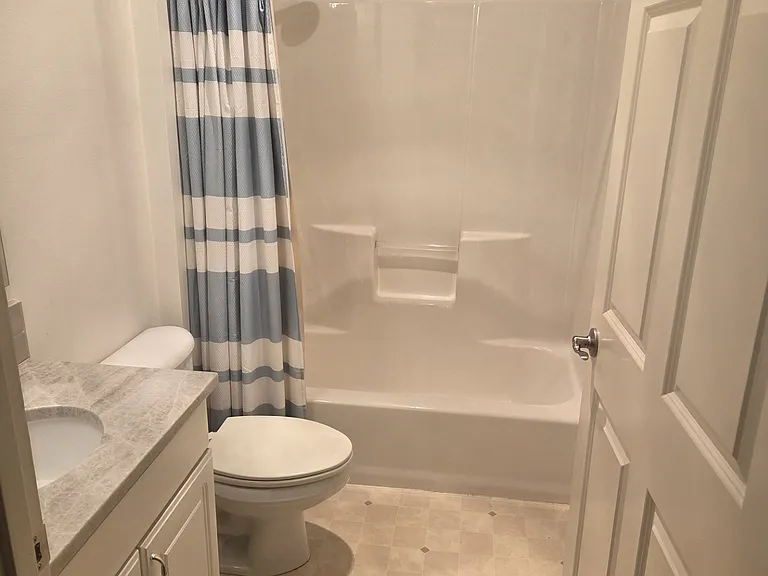6125 NE 175th St #M102 — Photo 25