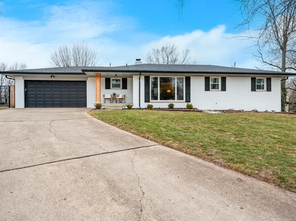 350 Hope Ct, Greenwood, IN 46142