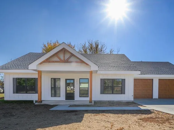 1410 Port Arthur Ave, Mena, AR 71953