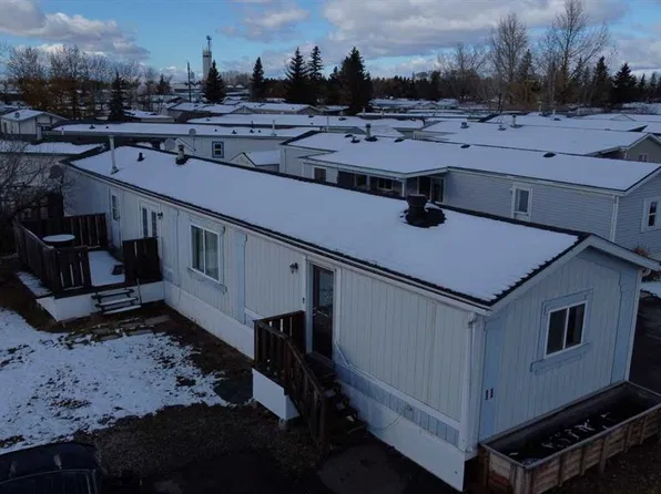 5800 46th St #11, Olds, AB T4H 1G7