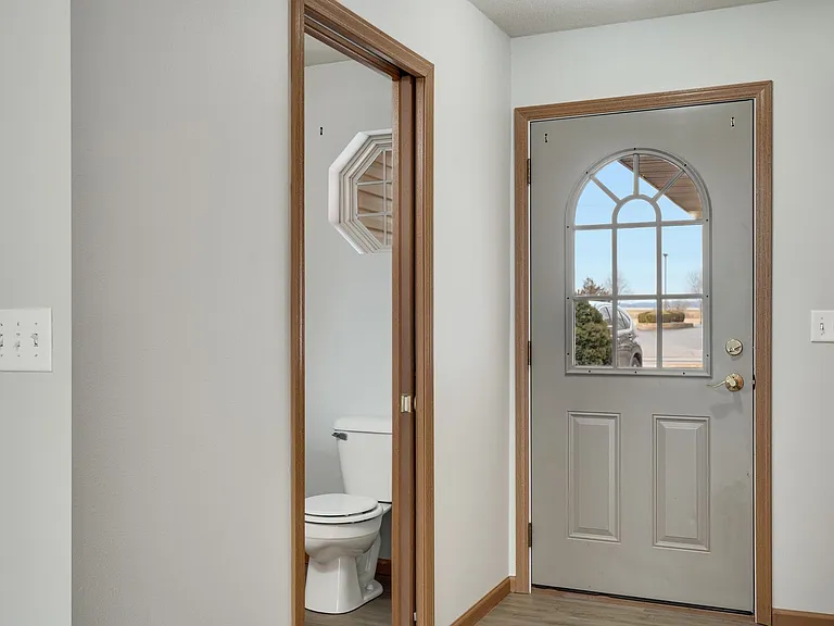 1208 Eastwood St — Photo 12