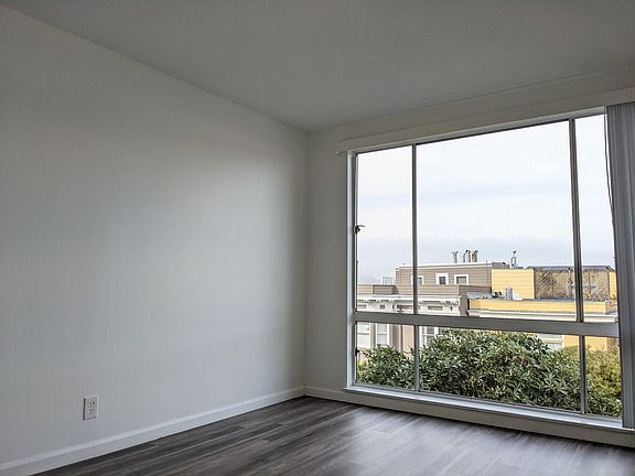 3rd image of 1835 Lake St APT 301