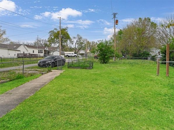 924 Dakota St, Leavenworth, KS 66048