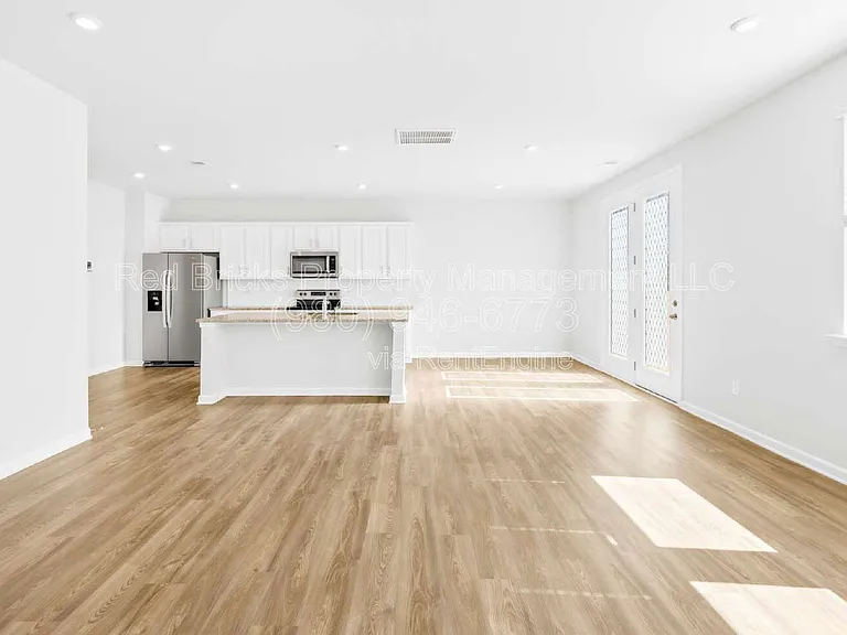 2128 Blue Sky Meadows Dr — Photo 9