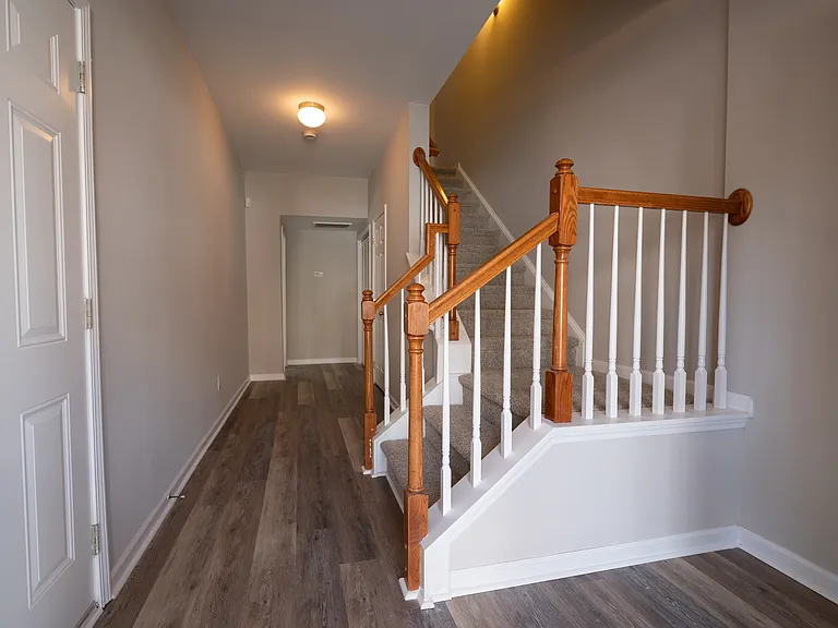 14136 Winford Ln — Photo 2