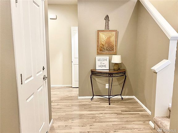 NICE ENTRANCE WAY 