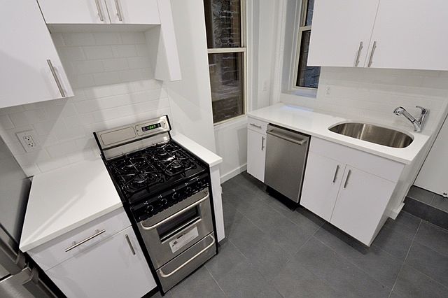 1st image of 255 W 15th St APT 5
