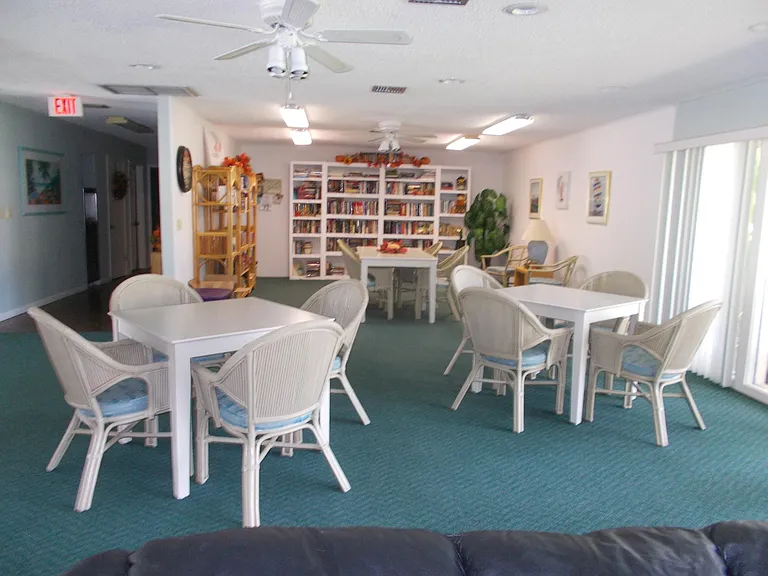 4261 Island Cir #F — Photo 20