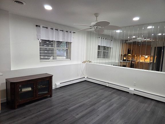 5th image of 82 Sedge Rd #1
