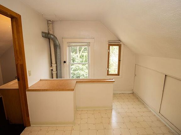 5th image of 1285 Cook Ave #3
