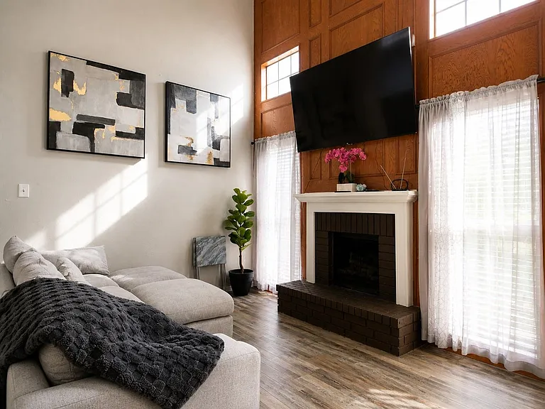 11 Regency Ln — Photo 3