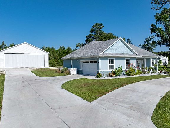 2nd image of 160 SW Orange Blossom Ct