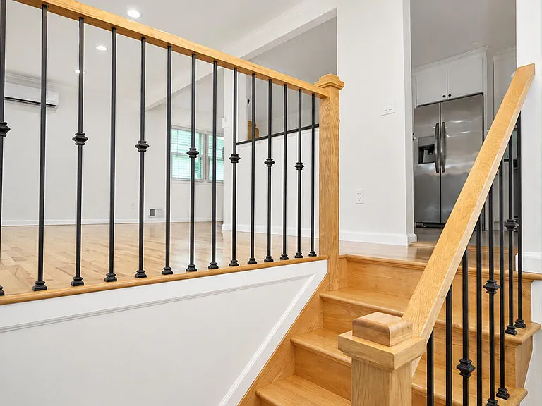 668 Sheldon Ave — Photo 7