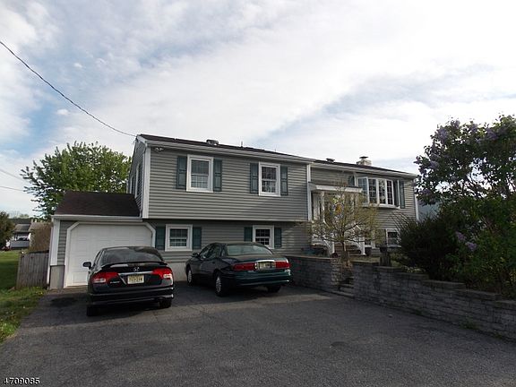 2nd image of 942 Sigsbee Ave
