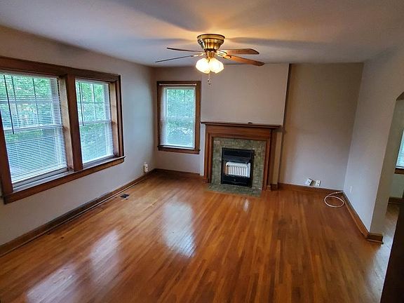 2nd image of 3075 Sunset Dr