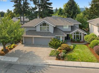 13715 SW Hiteon Dr, Beaverton, OR 97008