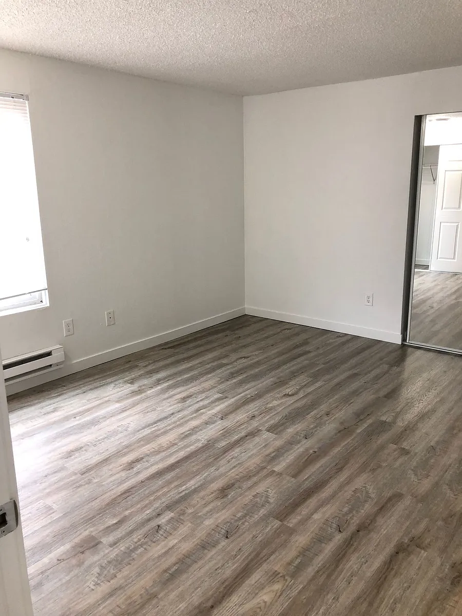 Building Photo - 2839 Thorndyke Ave W