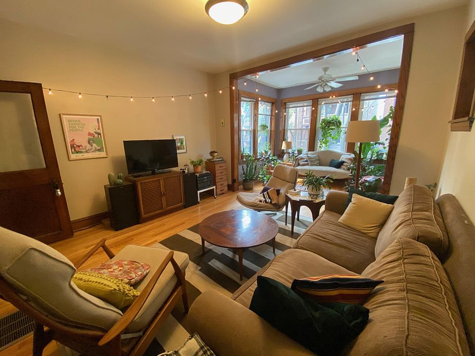1st image of 821 N Oakley Blvd APT 1