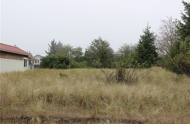 1st image of 663 Island Cir SE