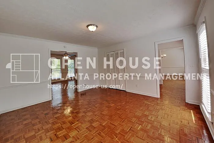 3 bed, 3.0 bath, 2284 sqft, $2,570 — Photo 4