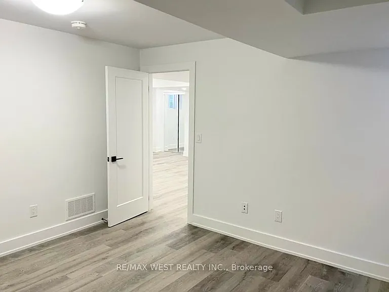 26 Smoothwater St #BASEMENT — Photo 9