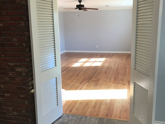 5th image of 3926 Doris Dr