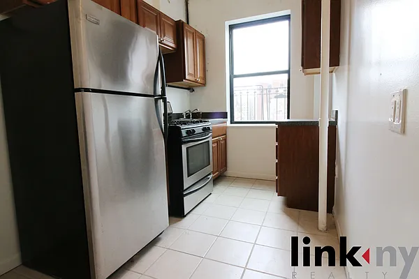 Rented by Link NY Realty | media 12