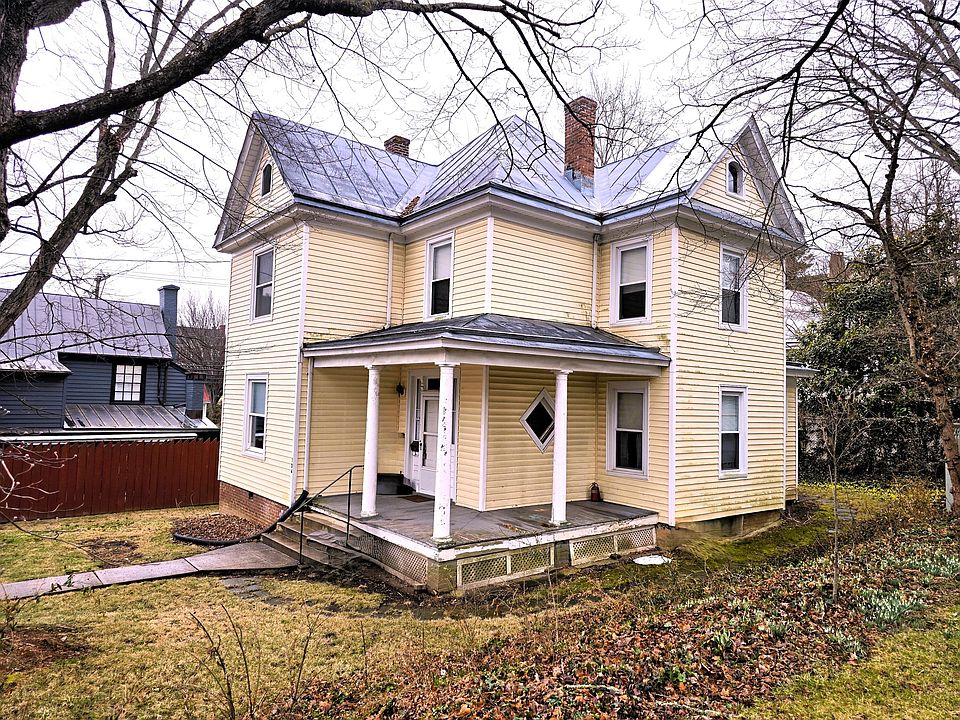 1st image of 104 W Preston St