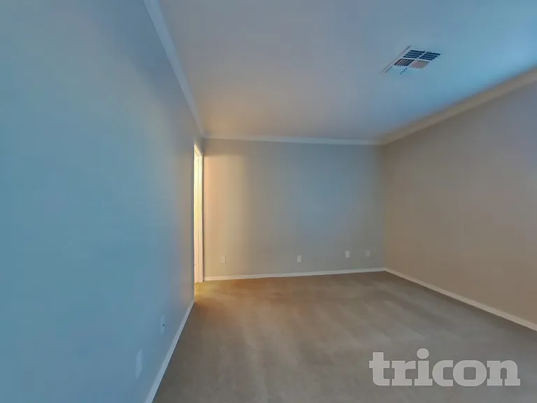 11934 N Olive St — Photo 9