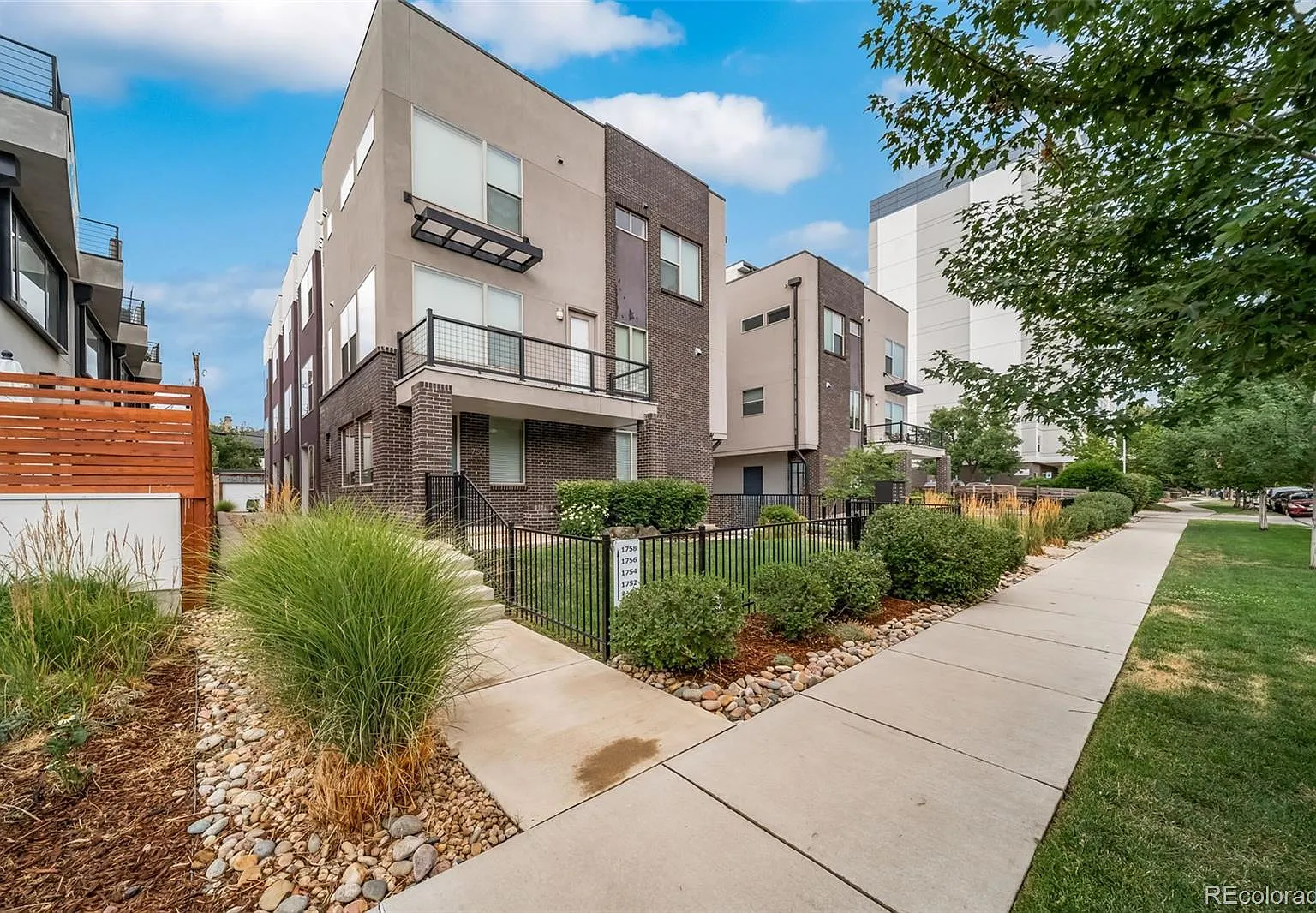 2 bed, 2.5 bath, 1373 sqft, $3,595 — Photo 3